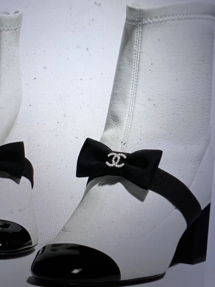 CHANEL 23S NEW TAG CC BOW BLACK STRETCH LAMBSKIN BOOTS PEARL CHANEL 23S NEW TAG CC BOW BLACK STRETCH LAMBSKIN BOOTS PEARL