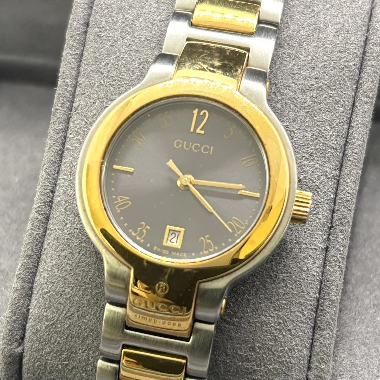 Authentique montre GUCCI 8900L pour femme quartz date pile remplacée argent nettoyé