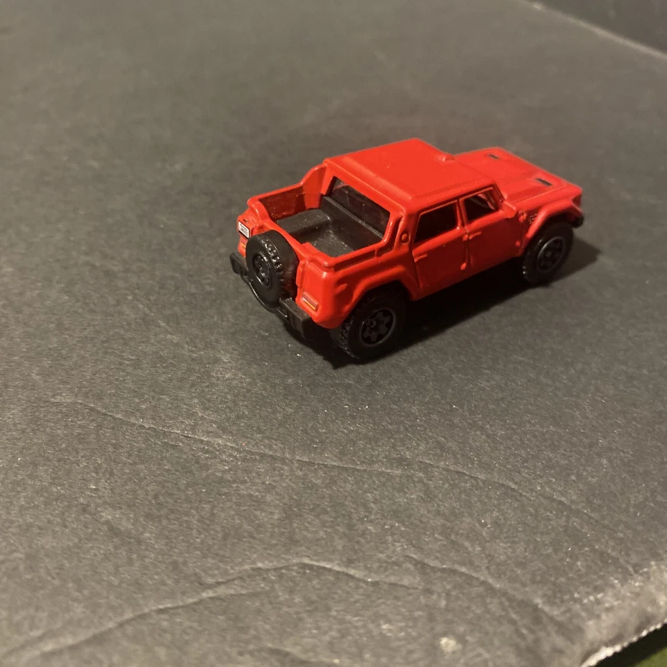 Matchbox - Lamborghini LM002 - MB956 - Die-Cast - Escala aproximada 1:64 suelta Foto 3 de 4