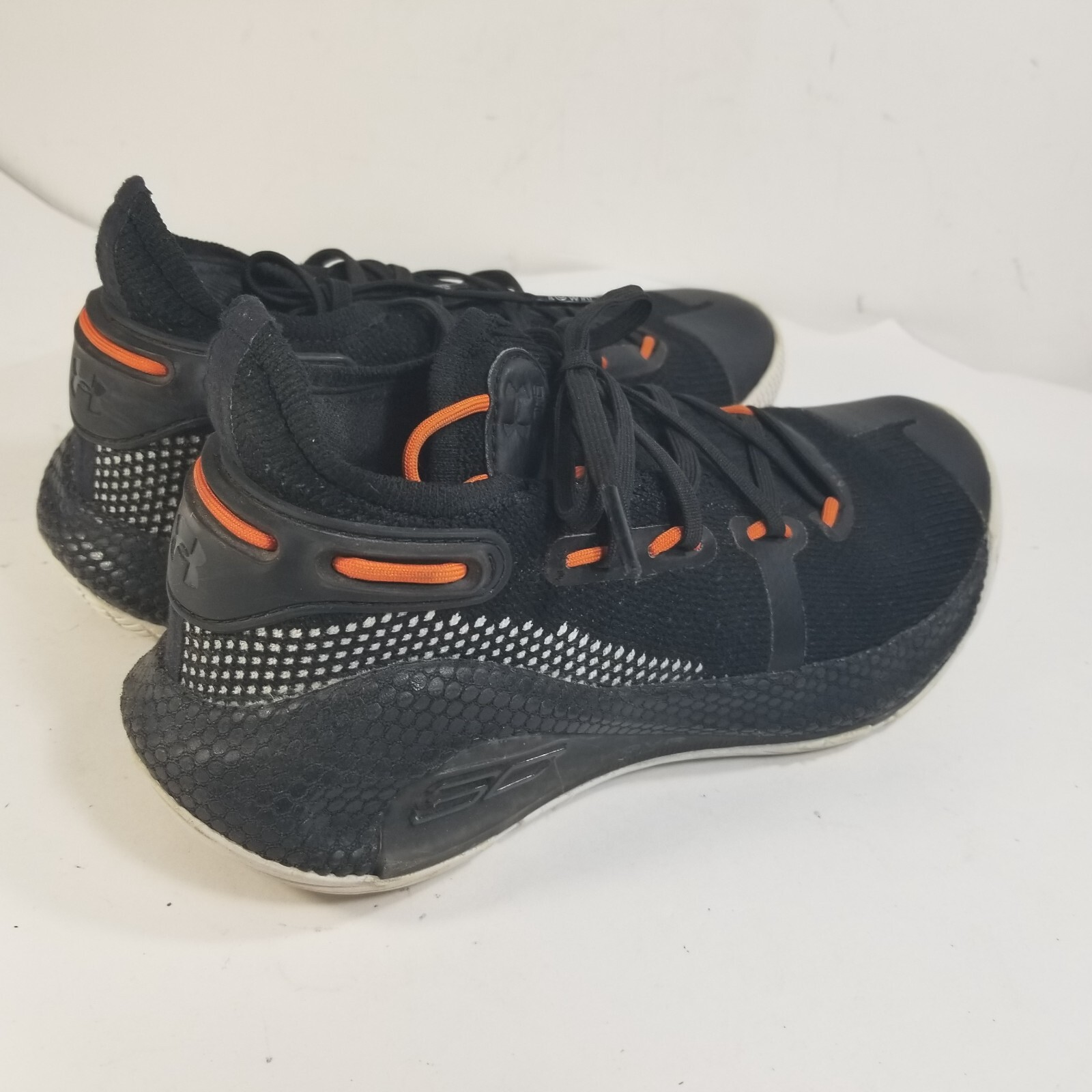 Under Armour Curry 6 GS Oakland Sideshow Black Orange Boys Size 5Y 3020415-003 thumbnail 4