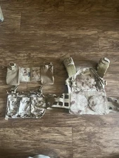 Perroz Designs Low Profile Plate Carrier AOR1 Medium with extras. 