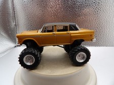 CUSTOM LIFTED 1972 CHECKER MARATHON        2019 GREENLIGHT MECUM AUCTIONS   1:64