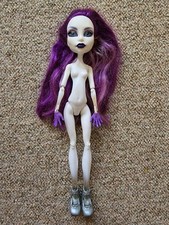 Monster High Spectra Vondergeist Ghouls Night...