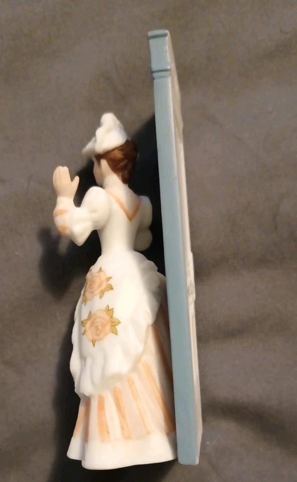 Figura miniatura de presidentes de 1993 de colección de Avon MRS PFE ALBEE.  Medición 3" Foto 4 de 4