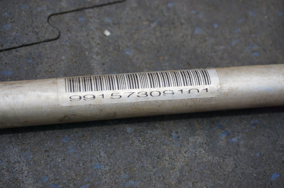 Manguera de refrigerante OEM 99157309101 Porsche 997 991 Carrera Targa 4S 4S GTS 2005-12 Foto 2 de 3