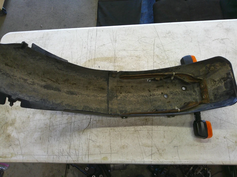 1977-1979 Suzuki 750 GS750 rear back fender inner fender - Image 4 of 4