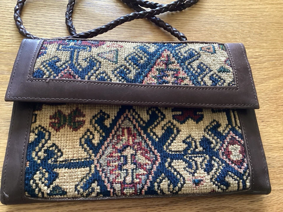L L Bean Kilim And Leather Organizer Crossbody Wallet Bag - Image 3 of 4