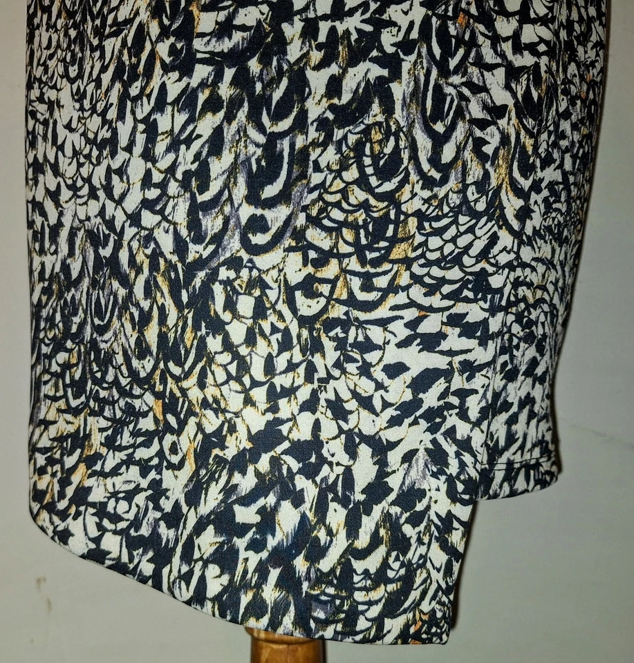 Falda Bar III Negra Crema Estampado Geométrico Asimétrico Tulipán Imitación Envoltura Talla XL Foto 4 de 4