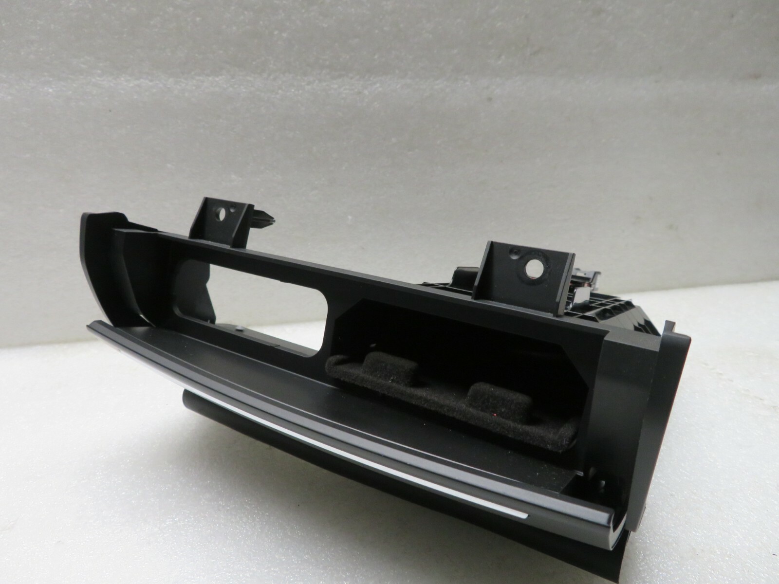 2014-2019 MASERATI GHIBLI SQ4 BIN TRAY COMPARTMENT PHONE HOLDER BOX BLACK OEM