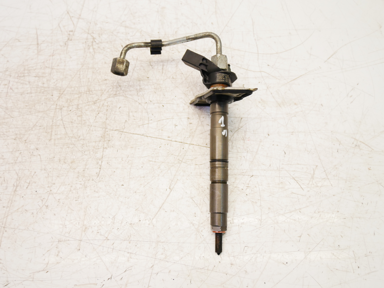 Injector injection nozzle for 2010 Audi A4 A5 3.0 TDI CCWA CCWB CCW 211 ...
