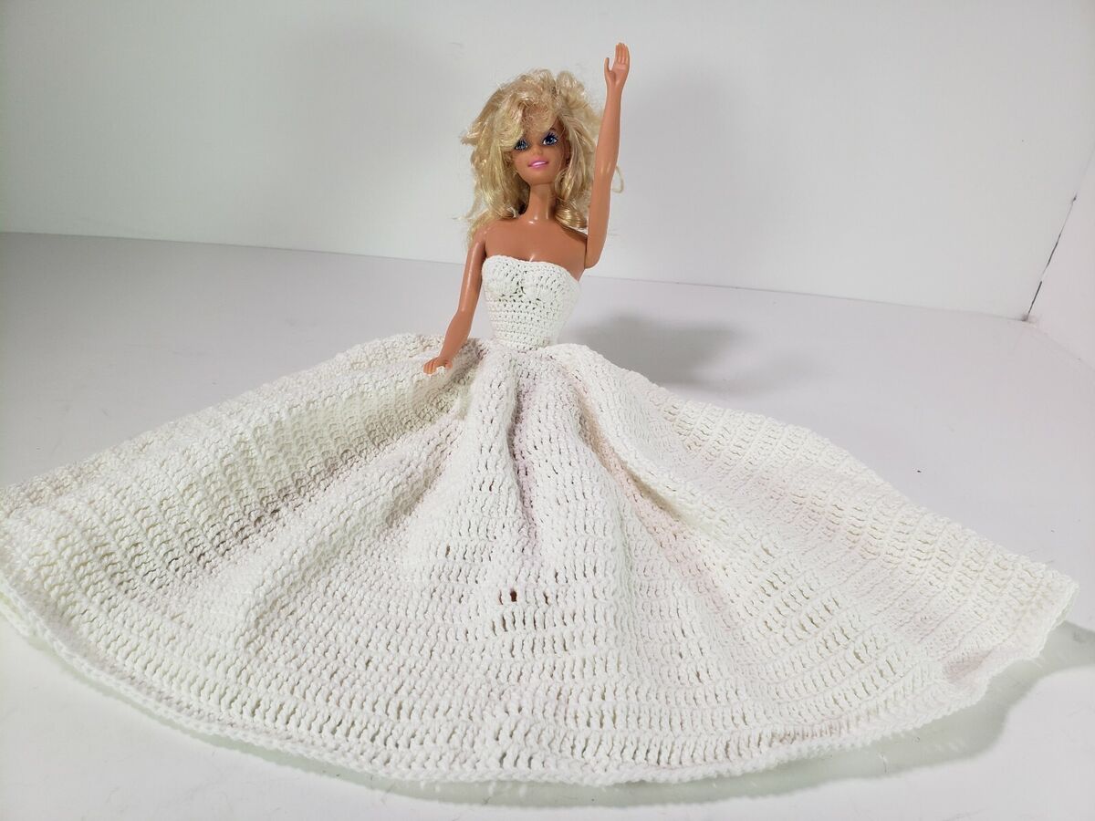 Vestido de crochê Barbie/ Vestido a crochet muñeca Barbie/ Crochet dress  for Barbie dolls 