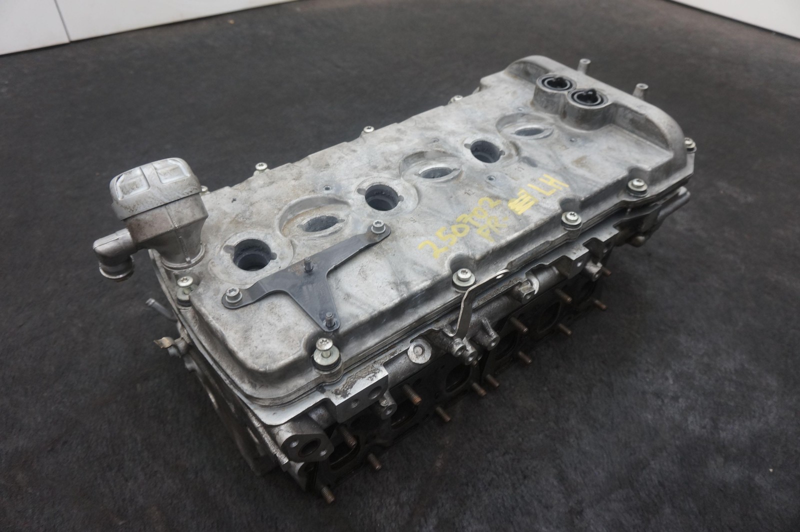 Left Engine Cylinder Head OEM 07C103373 Bentley Continental Flying Spur 2003-12