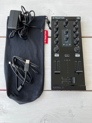 Native Instruments Traktor Kontrol Z1 mit USB-Kabel, Netzteil und Tasche