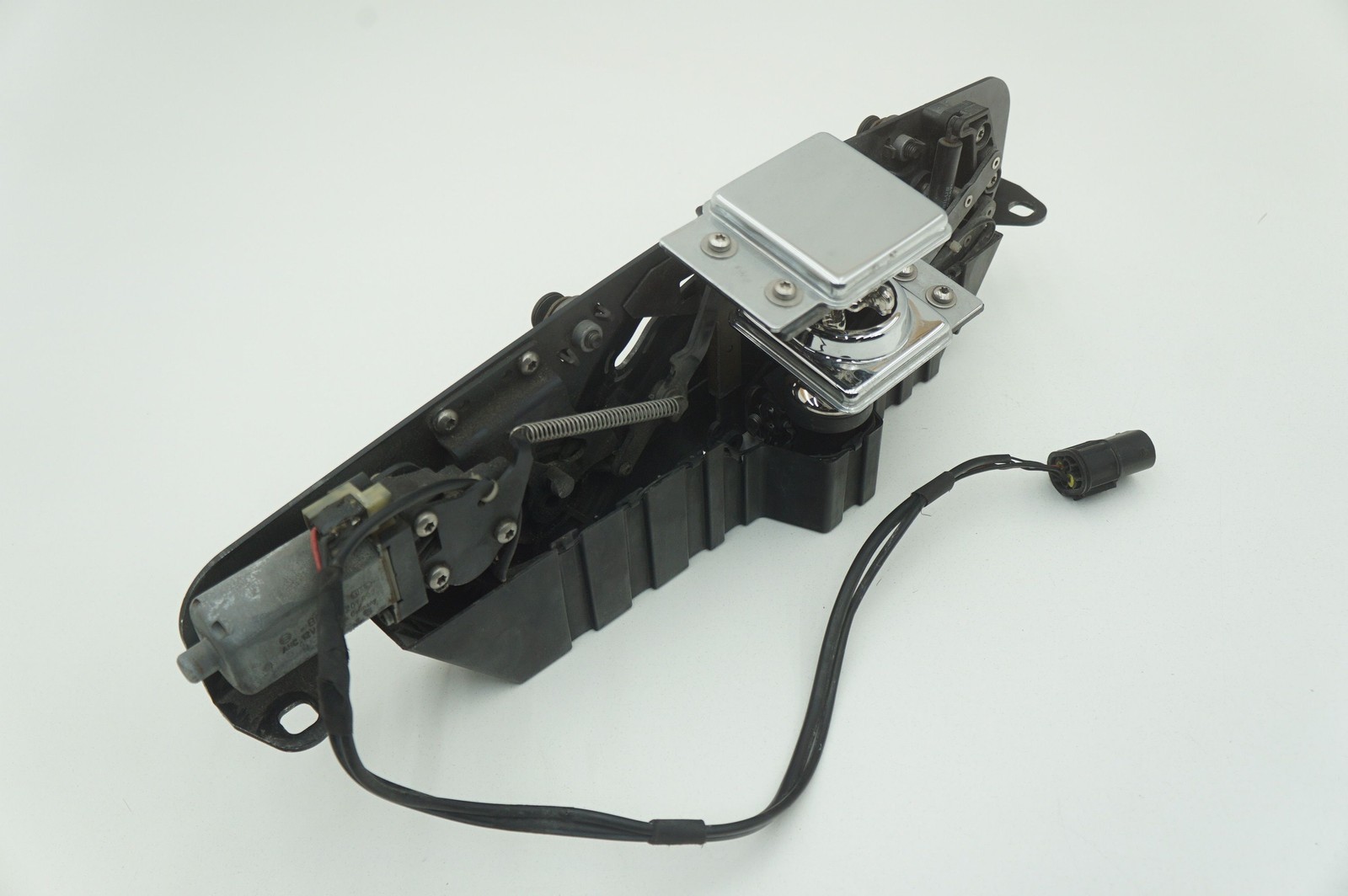 Spirit Of Ecstacy Retractable Ornament OEM 5113728541 Rolls Royce Phantom Vii 06