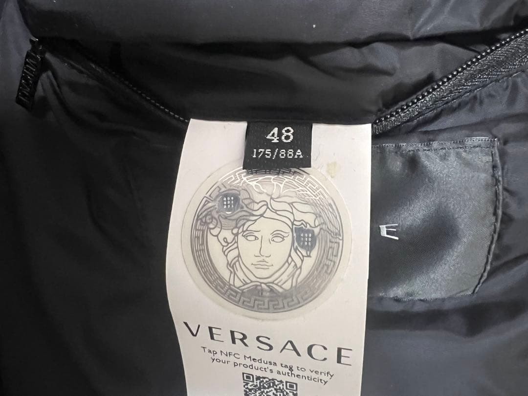 [Price reduced! 】VERSACE DOWN JACKET - image 3