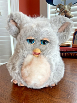 FURBY 2005 Hasbro Tiger 59294 Gray Pink Hair Blue Eyes READ DESCRIPTION