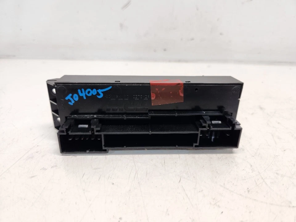 Interruptor de puerta principal izquierda para conductores GMC Yukon XL1500 2000-02  Foto 3 de 4