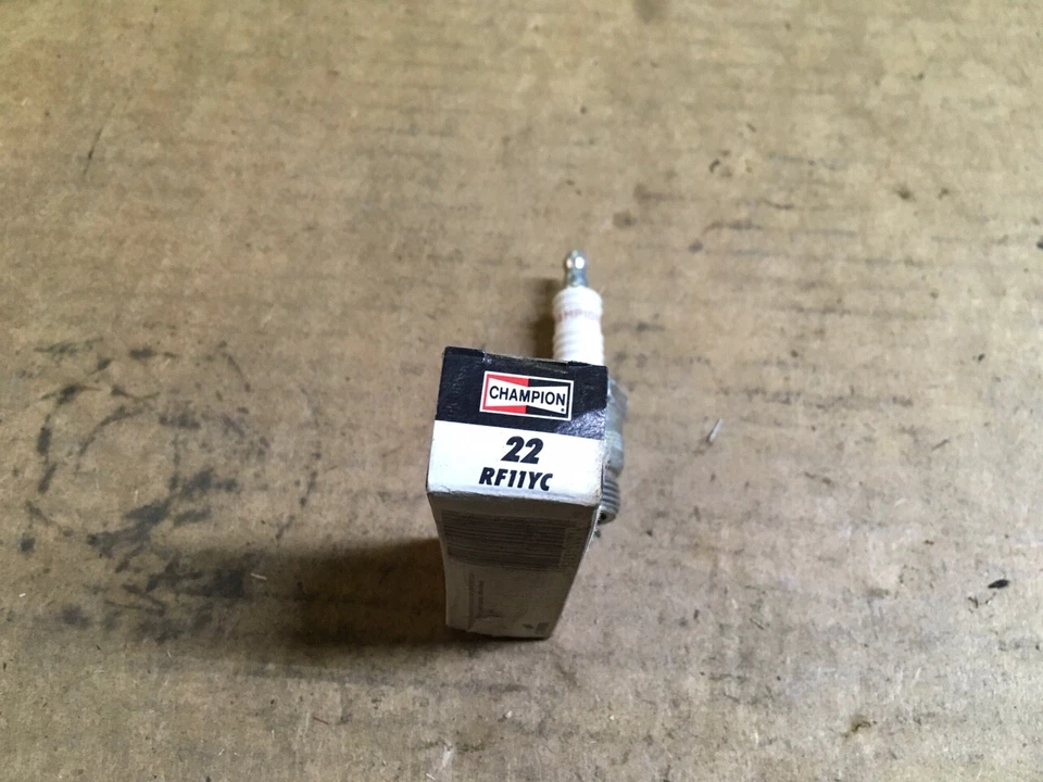 Nueva bujía Champion RF11YC22 Foto 2 de 4