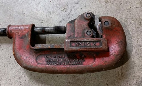 Ridgid Heavy Duty No. 1-2 Pipe Cutter Tool 1/8 in To 2 in - Picture 2 of 3