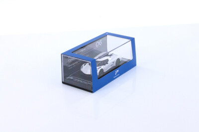 White Koenigsegg Jesko Kinsmart Die-cast 1:64 PosterCars Hypercar League H06