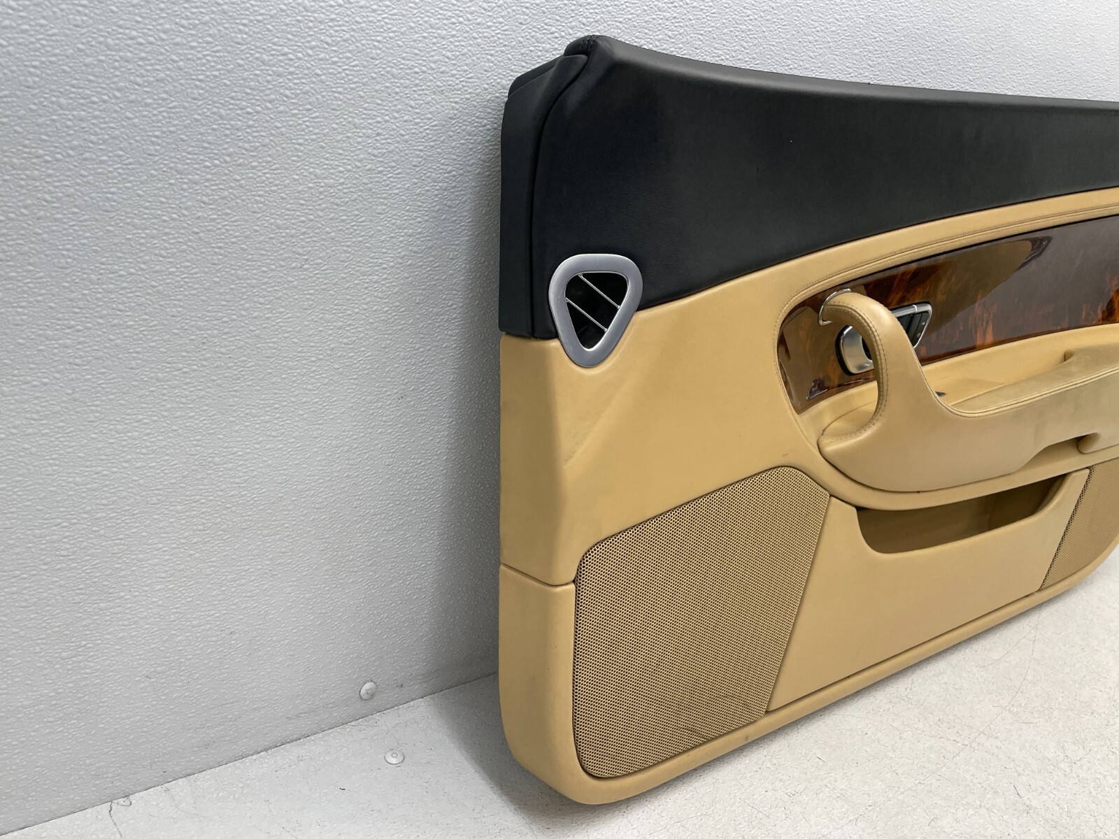 2003-2007 Bentley Continental GT Front Right Interior Door Cover Panel 1577 OEM