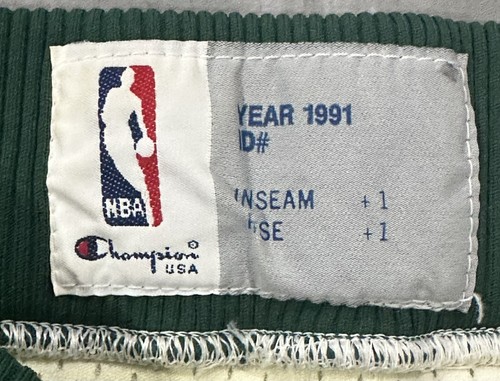 Vintage 1990 Milwaukee Bucks Team Issued Champion Shorts Size 38 - Picture 5 of 6
