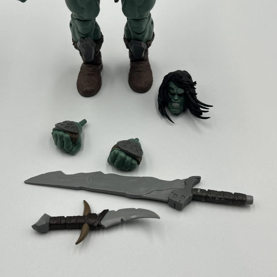 Figura de acción Marvel Legends 85 aniversario Skaar Son of Hulk Foto 2 de 4