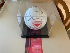 ARSENAL 2016 TO 2017 SIGNED SQUAD BALL