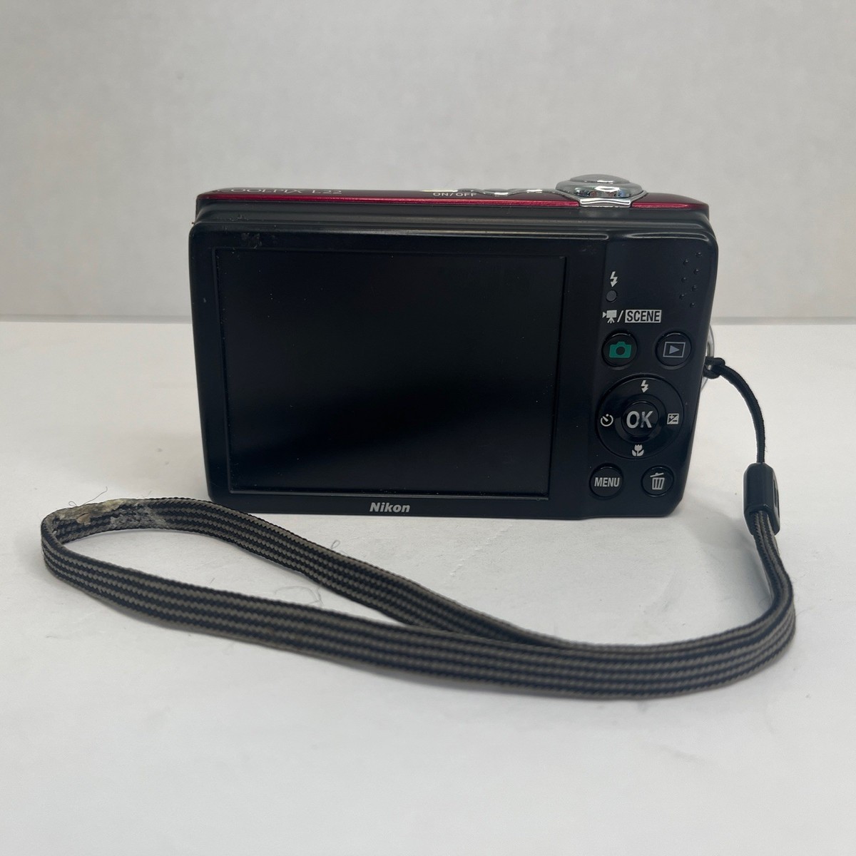 Nikon COOLPIX L22 Digital Camera - Red PARTS ONLY