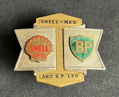 SHELL MEX & BP EMAILLE VINTAGE BENZINPUMPE GAS ÖL TANKER GARAGE FAHRER KAPPE ABZEICHEN