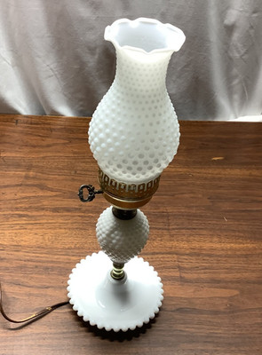 Vintage White Hobnail Milk Glass Electric Table Lamp Key Turn Switch 17.5'' Tall