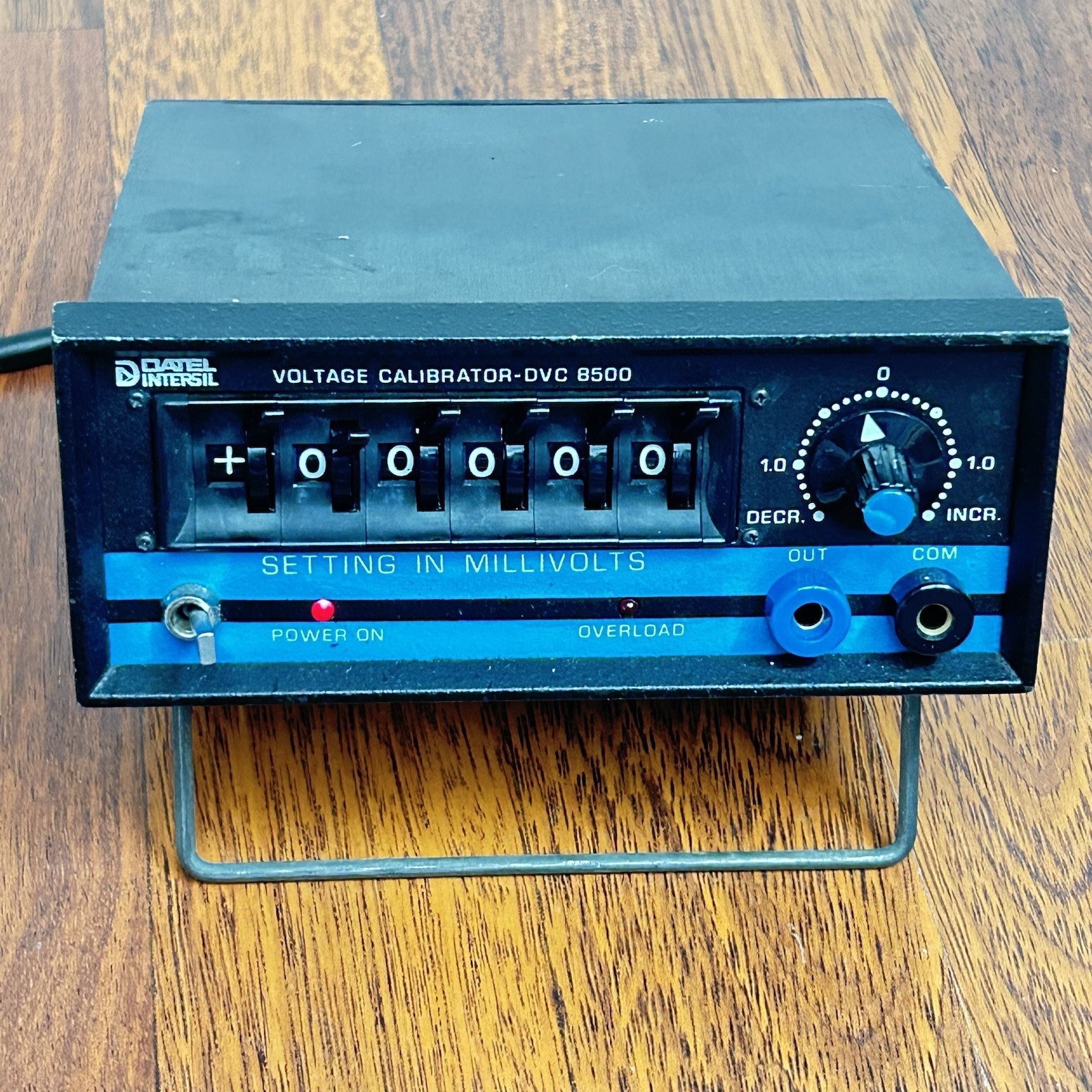 Daniel Intersil DVC-8500 Voltage Calibrator Vintage Test Equipment Untested