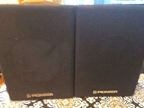 2 Pioneer Bookshelf Speakers CS-X380-K Tested Works 7.5x6x4 - Picture 2 of 6
