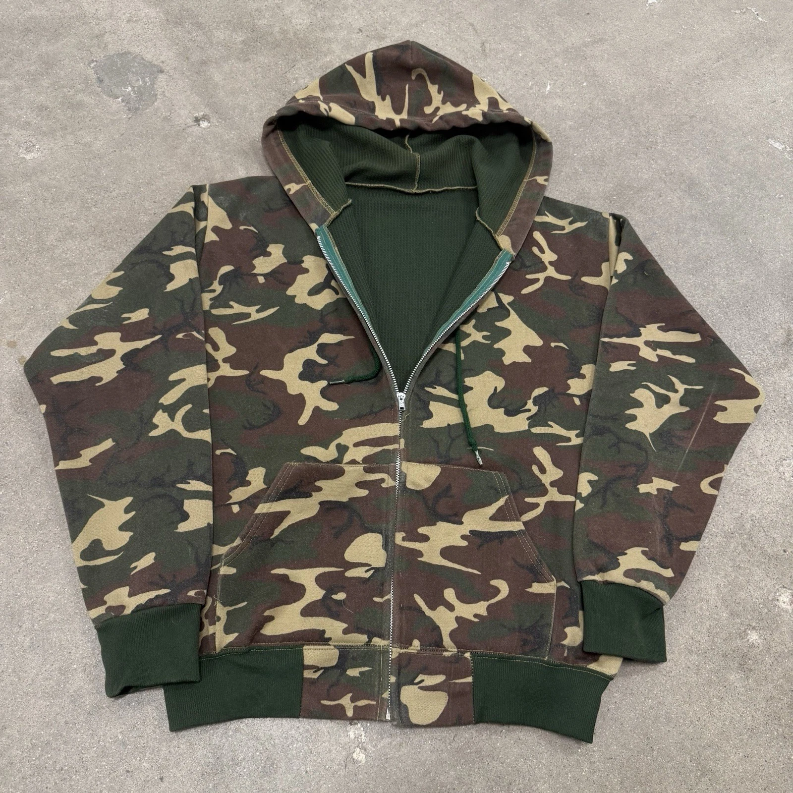VINTAGE 80s CAMO THERMAL LINED BLANK FULL ZIP GRUNGE OUTDOOR HOODIE MEDIUM USA
Opens in a new window