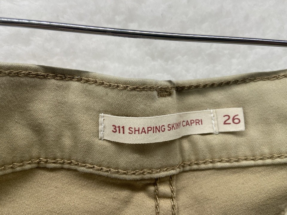 Levi’s 311 Tan Khaki Neutral Shaping Skinny Pedal Pushers Stretch Capri