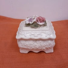 VINTAGE Square Footed Porcelain Wedding Trinket Box 3D Foral Flowers 5 ½" 
