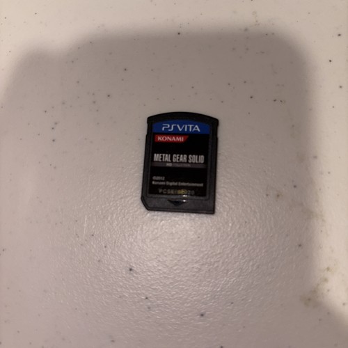 Jeu Metal Gear Solid HD Collection - PS Vita (cartouche Seule) - Version EURO - Bon état