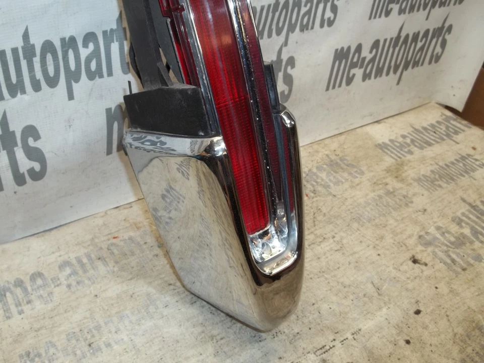 1989-1993 Fleetwood Deville FWD Left Taillight Lamp Housing Bumper Extension - Image 4 of 4