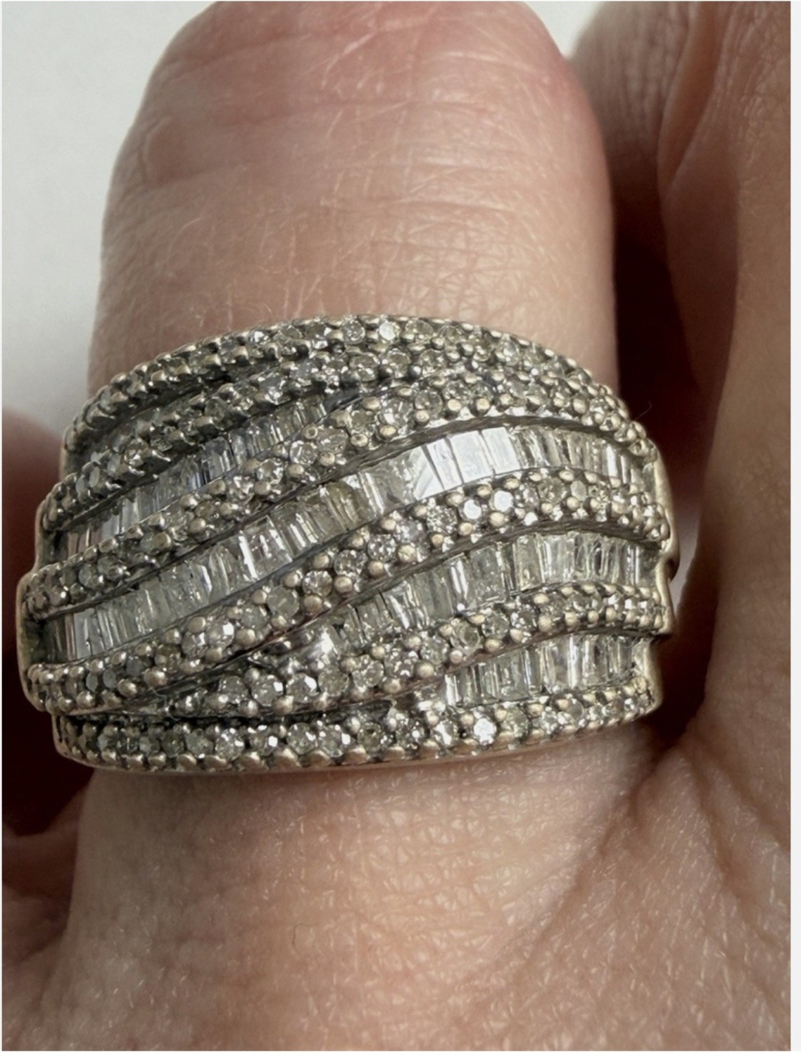 very nice 925 diamond ring - image 1