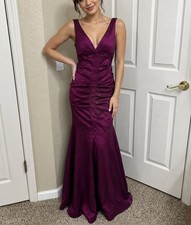 Xscape Vintage 90,s Ruched V-Neck Mermaid Gown in Plum Size 12 Y2K
