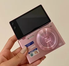 Samsung MV900f 16.1MP 5x Optical Zoom Flip-out Touch Screen Vlog Digital Camera