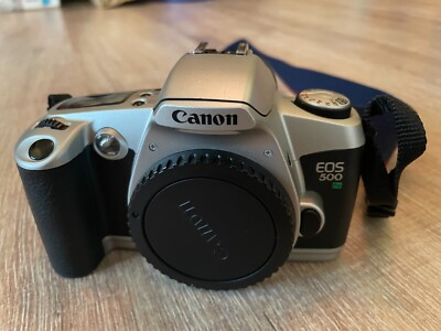 Canon EOS 500N Spiegelreflexkamera mit Objektiv 28-80 mm, inkl. Tasche
