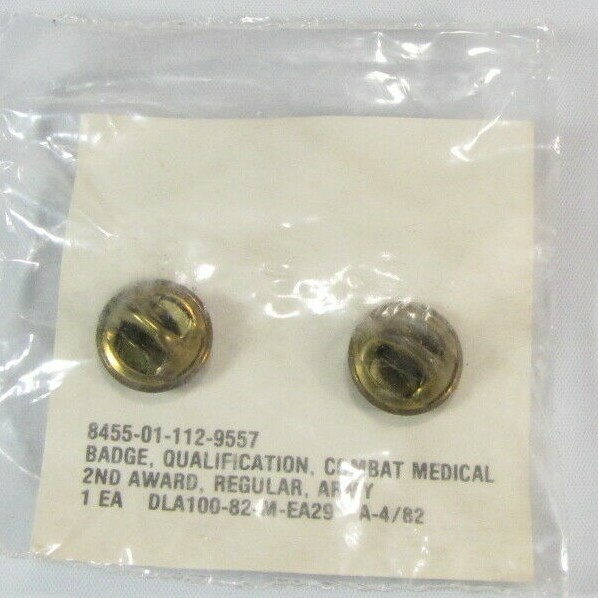 Vintage New NOS US Military Army Combat Medical Medic Badge Vintage New NOS US Military Army Combat Medical Medic Badge