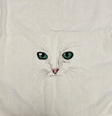 #ad Vintage R A Briggs White Cat Face Bath Towel Embroidered Green Eyes 38x21 $20.99