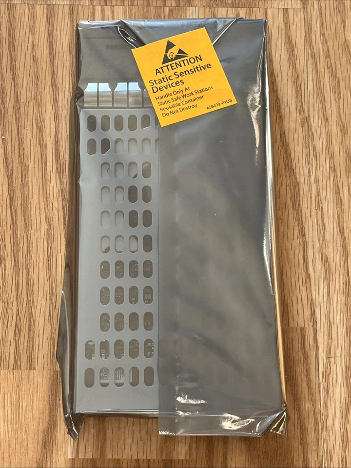 Xyratex Hitachi HS-750G72-SAT3-ULS-D2 750GB 7.2K Array Hard Drive for SAN XR3 - Image 2 of 3