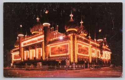Postcard NIGHT VIEW OF THE WORLD'S ONLY CORN PALACE, MITCHELL, SOUTH DAKOTA