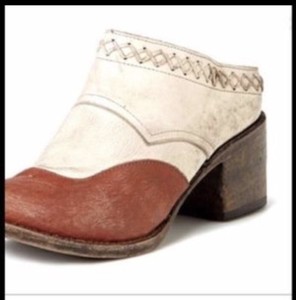 freebird clogs