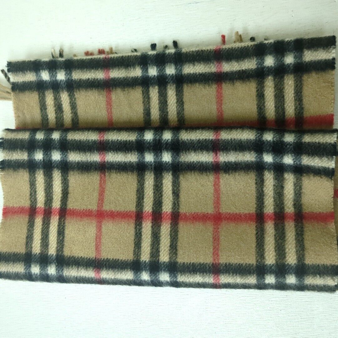BURBERRY 100% Cashmere Scarf Nova Check Made in England BURBERRY 100% Cashmere Scarf Nova Check Made in England