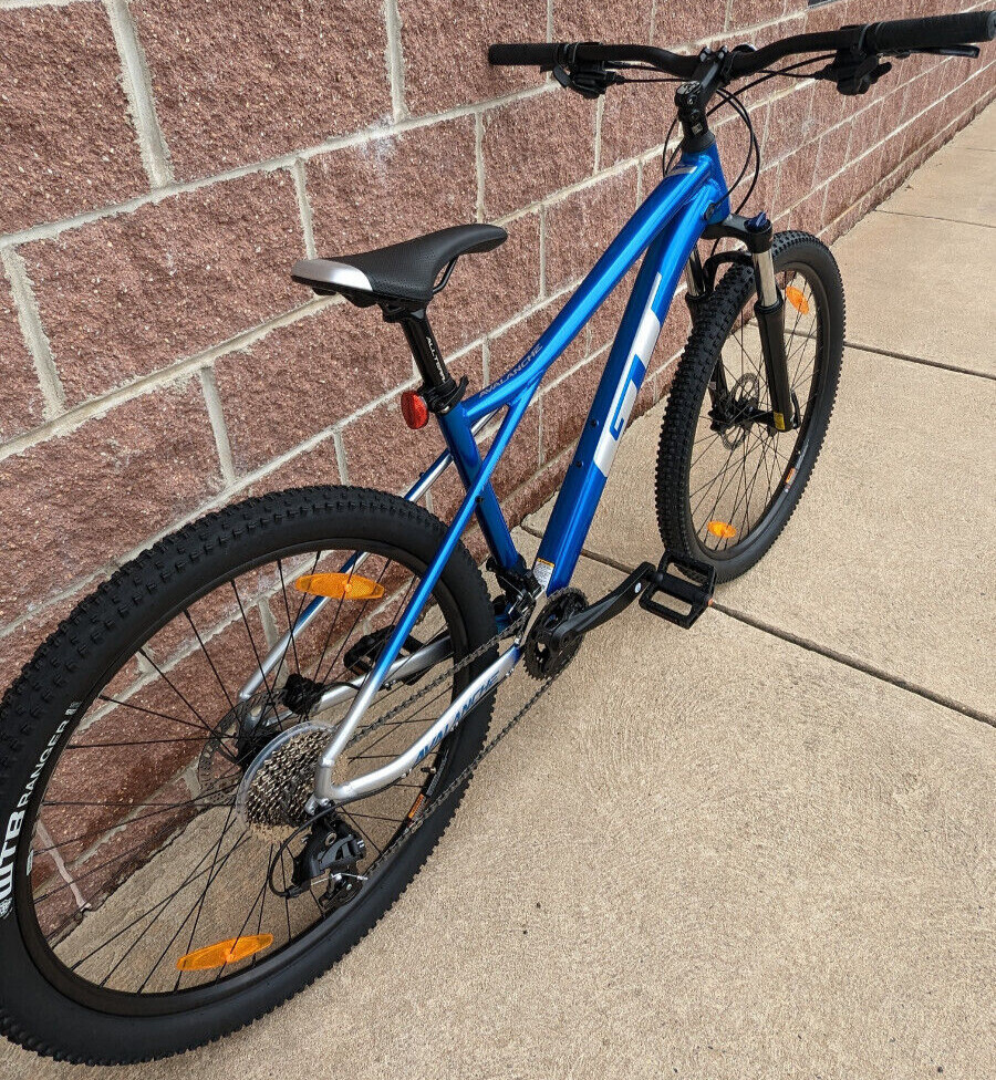 2021 GT Avalanche Sport Mountain 29er Bike Medium Retail 2021 GT Avalanche Sport Mountain 29er Bike Medium Retail