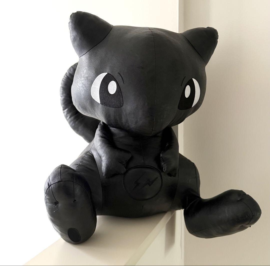 FRAGMENT - THUNDERBOLT PROJECT P151 MASCOT ブラック ミュウ ThunderBolt Project by Fragment & Pokemon Mew Plush Doll